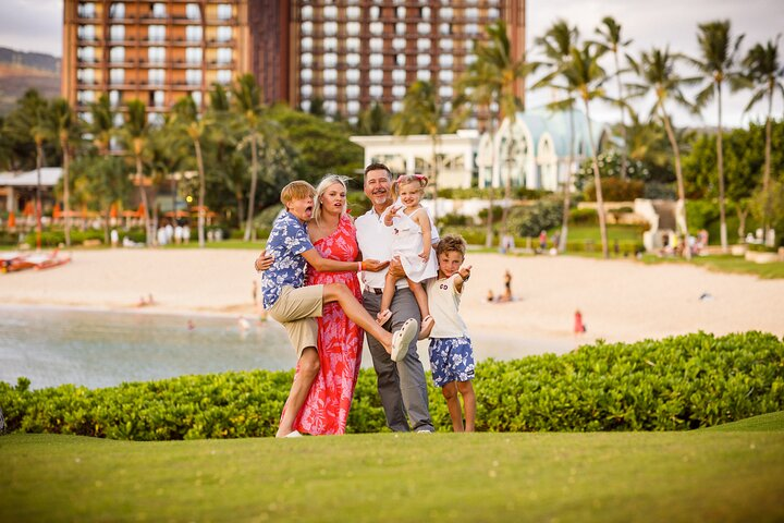 Professional Photo Shoot: Hire a Photographer in Honolulu - Photo 1 of 14